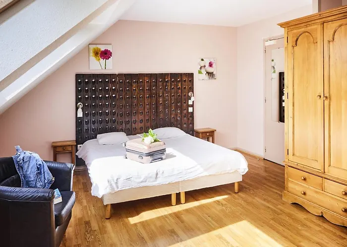 Hotel Logis Restaurant Bagatelle - 51530 2*