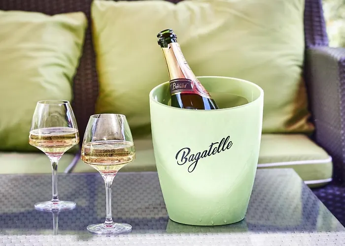 Logis Restaurant Bagatelle - 51530 Hotel